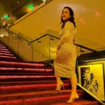 Kira Reed Lorsch Instagram – Stepping into #christmas like…🕊️❤️🎄