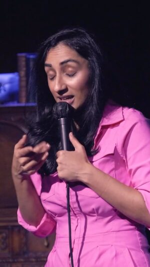 Kiran Deol Instagram - New year, old classic. UK debut. Jan 24-28 🇮🇳💂🏻‍♀️
🎟️ in bio

💌 My mailing list helps me know what cities to tour next. Sign up, lmk, and get tkt promos! 💕

#comedy #girl #boyfriend #england #india

🎬: @jhzorro 
🎥: @305bananas @cinedata 
🎨: @artificialisaza