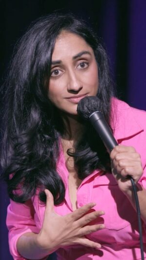 Kiran Deol Instagram - Sunny day. Bye bye Boris 👋🏾☀️

💌 My mailing list helps me know what cities to tour next. Sign up, lmk, and get tkt promos! 

#comedy #girl #weather #england #sunnyday

🎬: @jhzorro 
🎥: @305bananas @cinedata 
🎨: @artificialisaza