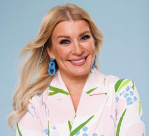Kirsi Alm-Siira Instagram - Kyllä ihminen kymmenessä vuodessa muuttuu, ulkoisestikin.