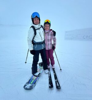 Kirsi Alm-Siira Instagram - Kävin antamassa itselleni lumipesut. Muutenkin on ollut kovin raikasta 💙