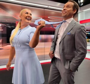 Kirsi Alm-Siira Instagram - It’s news o’clock.