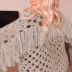 Kirsten Storms Instagram - 9 years of friendship and we’ve never made each other sweaters. Until now. Also side note, @emmerylan can really work some fringe. Hue Me yarn (by @twoofwands & @lionbrandyarn) color is “Artichoke”. It’s a hexagon cardigan, no pattern. 💕 #lionbrandyarn #crewofwands #fringeoneverything