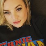 Kirsten Storms Instagram - I’ve heard that getting a haircut can be a cleansing experience. 🤷🏼‍♀️ @abrahamjosephr cut my hair today and it was everything I didn’t know I needed. Not to mention - he’s brilliant at his job.