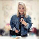 Kirsten Storms Instagram – Dressing room selfie. 🙆🏼‍♀️ @generalhospitalabc (**edited** Thanks for the love regarding my hair color. My girl @chelseylent is very talented and brought my hair back to life. ❤️ Just wanted to give her credit for all the work she did to get me back to blonde)