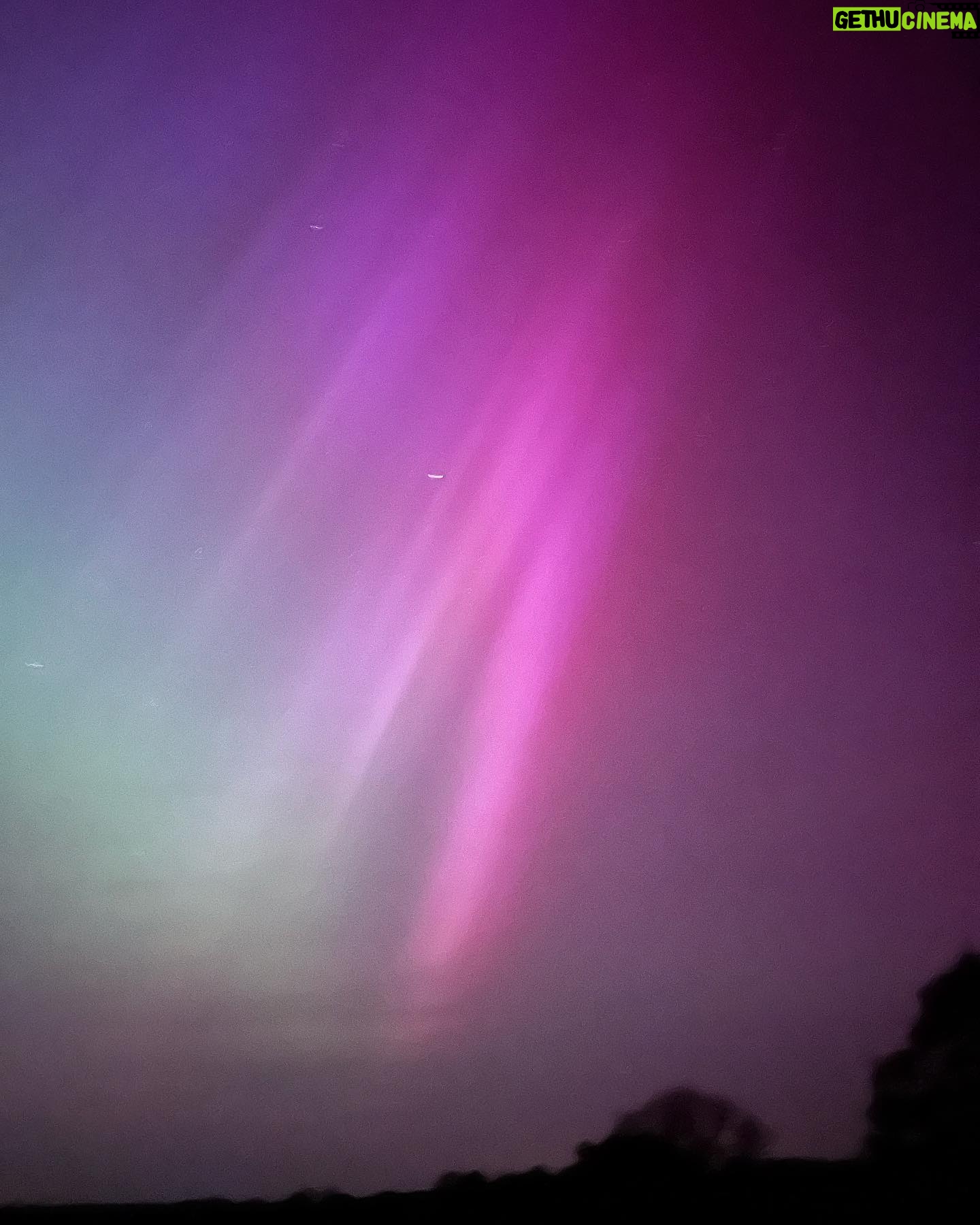 Kirstie Allsopp - 11.3K Likes - Getting a little overexcited by the #northernlights in Devon 🎆