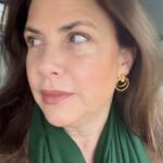 Kirstie Allsopp Instagram - Back at work, back in the car and guess who is in the driving seat? @philspencertv @stevenijp #januaryblues #newzealand #yorkshire