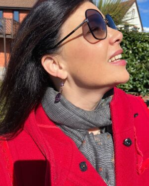 Kirstie Allsopp Instagram - I bought this coat in 1999 from @thecrossshop, and wore it for the pilot of @c4locationsofficial.
We then went on to make Relocation, Relocation, which is how we met @shanemccoubreyart, these earrings were a present from him. Shane is one of our favourite house hunters, and yours too it seems.  Phil & I are so lucky still to be doing this job, today we are filming @loveitorlistituk in Portsmouth. 😘
