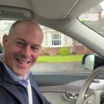 Kirstie Allsopp Instagram - More madness from the car with @philspencertv and the @loveitorlistituk team 😘😘😘