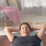 Kirstie Allsopp Instagram - There is no filter which will make this better, in the second film I edited out my bum, but foam rollers makes such a difference and I’m a huge convert, so in the name of my faith, once and only once, it’s me in legging! 😬#backpain #excercise #selfhelp #selfhealing