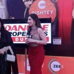 Kishori Shahane Instagram - @kishorishahane urf Babita ne ki @simaranhk ke saath kuch dilchasp baatein! Dekhiye #DanubePropertiesZeeRishteyAwards bilkul free sirf ZEE5 par.
