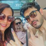 Kishori Shahane Instagram - Exercise your right to vote! Vote for a better India 🇮🇳 #responsiblecitizen #govote . . . . . #vote #voteforabetterfuture #votenow #election2024 #electionday #votingday #family #selfie #actors #democracy #indiaelection #india Election voting responsibility Indian