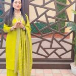 Kishori Shahane Instagram – You get only 1 chance in life…You need to be sure of what you want.. awkward reactions boomerang 😱😅
@arjitaneja 
Thankyou @deekshaksonalkar for shooting this life coaching video 😂

#funnyvideos #insta #instagood #instagram #instalike #trending #viral #virat #babitaji #babitaahuja #kishorishahane #kishorishahanevij #arjitaneja #tellywood