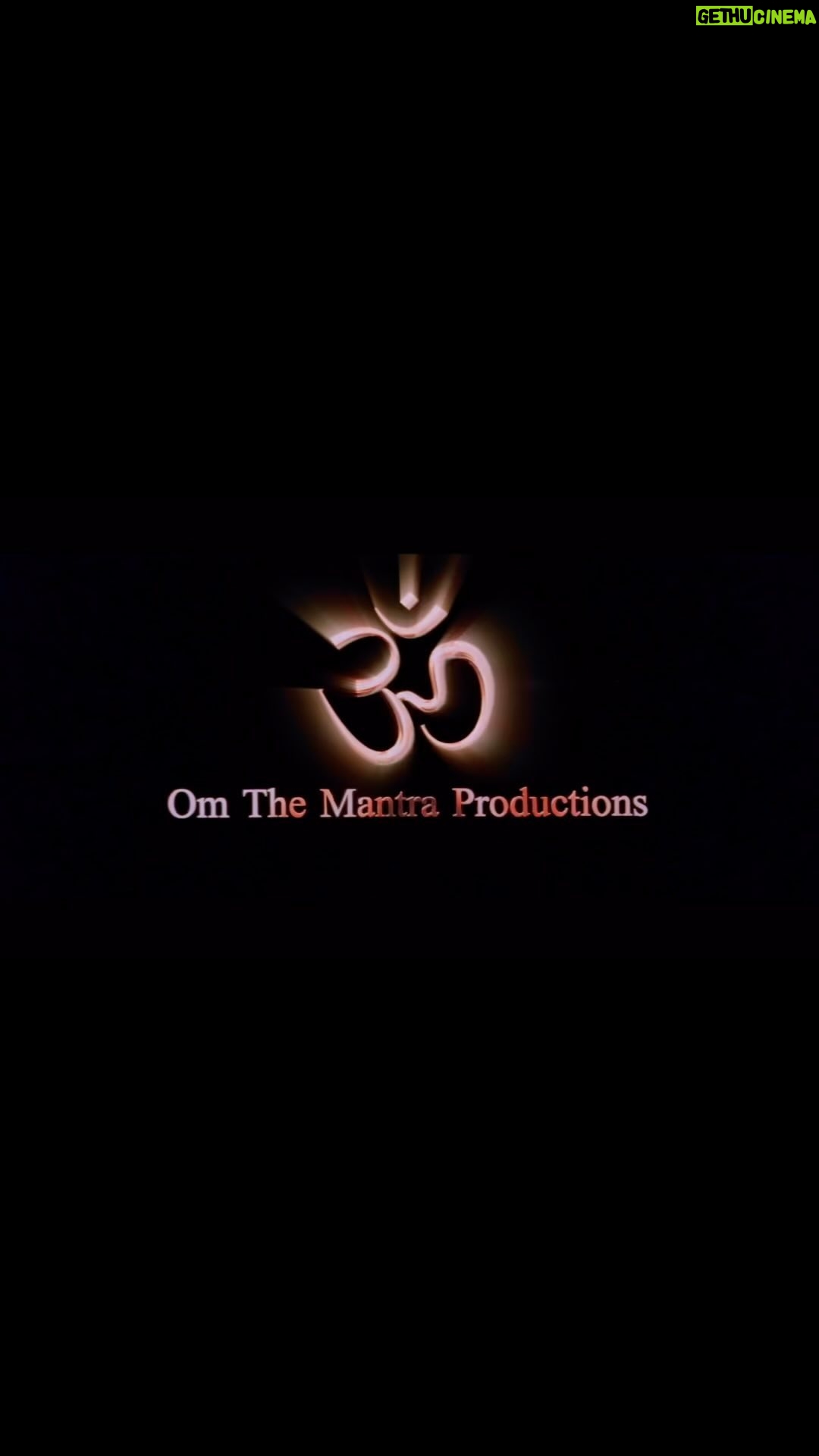 Kishori Shahane Instagram - Watch Maalik Ek on MX player..streaming now Actor/Producer Kishori Shahane Vij’s is a well acclaimed name both in Hindi and Marathi cinema. With her busy schedules in acting she is a maverick in taking out time to produce films with stories which are close to her heart “MAALIK EK “ feature film is another feather on her hat . Starring Jackie Shroff as SAIBABA . Its based on the philosophies of the holy saint Shri Saibaba Directed by National Integration Award winner Deepak Balraj Vij. Co -Produced by Anup Jalota and Nisha Suman Jain Music Anup Jalota Singers .Gulam Ali , Pankaj Udhas,Jagjit Singh ,Anup Jalota , Shreya Ghoshal. The cast includes stalwarts like Smriti Irani , Divya Dutta ,Govind Namdeo ,Shakti Kapoor ,Rajeshwari Sachdeva Ronit Roy Sudesh Berry Kishori Shahane Maalik Ek is a much-awaited film by Saibaba devotees. The Film is released Worldwide Digitally .It is streaming on MX player We have made this film because of our unwavering faith in Saibaba. @apnabhidu @deepakbalrajvij @smritiiraniofficial @divyadutta25 @anupjalotaonline @shaktikapoor @rajeshwarisachdev @shreyaghoshal @ronitboseroy @sudeshberry @varun_vij @bobbyvij17 #omsairam🙏 #saibaba #omsai #shirdi #maalikek #kishorishahane #jackieshroff