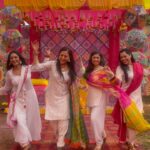 Kishori Shahane Instagram - Dulhaniyas without Badri🫣🤪 #kaisemujhetummilgaye #kmtmg #zeetv @jassi.k15 @muktadhond #badrikidulhaniya #explore #trend #dancereels #positive #foryou #foryoupage #explorepage #trending #reels #reelsinstagram #dance #dancer #actors #holishoot #holidance #babitaahuja #anjaliahuja #mohinisapnani #kishorishahanevij #aakankshapal #rajeshwaridatta #viral #reach #goviral #fyp Kaise Mujhe Tum Mil Gaye , Explore , Dance , Trending , ZeeTv , Foryou