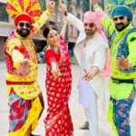 Kishori Shahane Instagram – Celebrating Lohri on the sets of Kaise Mujhe Tum Mil Gaye telecasting daily at 10 pm @zeetv 
Wishe you all a very happy LOHRI from our team 
@itisriti @arjitaneja @muktadhond @vishalmehra23 @aakanksha.pal5 @mohinisapnani @mrityunjay__thakurr @rajeshwaridatta @ek.kalakaar.jeet @ashishkaulactor @shaam._.chadha @hemangiikavi @the_rohitchaudhary @anahita_flowingwaters @bhavyaanilshinde @s.k.yshows 

#lohri #festival #holy #fire #celebration #bts #sjstudio #trendingreels #trending #instagram #branding #brand #instadaily #instagood #punjabi #kishorishahane #kishorishahanevij