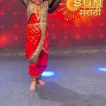 Kishori Shahane Instagram – Watch Sun Marathi 9 pm to understand Real Marathi Lavni and enjoy this lovely new show Lavni Maharashtrachi…
@sunmarathi 

#marathi #culture #marathimulgi #lavni #apsaraaali #folk #dance #reality #realityshow