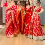 Kishori Shahane Instagram - Mastiwala song from my new film @aichyagavatmarathibol @omivaidya_official @mohinisapnani @aakangsha.pal5 @rajeshwaridatta @deekshaksonalkar @sanskruti_balgude_official Video credits @mrityunjay__thakurr And here is the #hookstep challenge reel of my upcoming film #AaichyaGavatMarathitBol which is Releasing on 19th January! #kishorishahane #omivaidya💞 #sanskrutibalgude #parthbhalerao #dancechallenge #reels #reelsofinstagram #dancereels #viral #trending #reelsinstagram #instagramreels #feelitreelit #easysteps #marathimovie #marathisong #videopalace #avinashvishwajeet #swapnilbandodkar #manishrajgire #rohitraut #reelsindia #marathimaaj