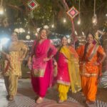 Kishori Shahane Instagram - Ahuja Ladies back with another Punjabi Dance!❤️ Keep watching “Kaise Mujhe Tum Mil Gaye” on @zeetv Everyday at 10pm ❤️ #kmtmg #kaisemujhetummilgaye #zeetv #foryou #explore #explorepage #reels #reelsinstagram #foryoupage #fyp #reelitfeelit #dance #punjabi #lohri #actors #beautiful #punjabisuits #zeetv #dance #dancereels #trending #trend #goviral #reach #instadaily #instagood #viral #follow