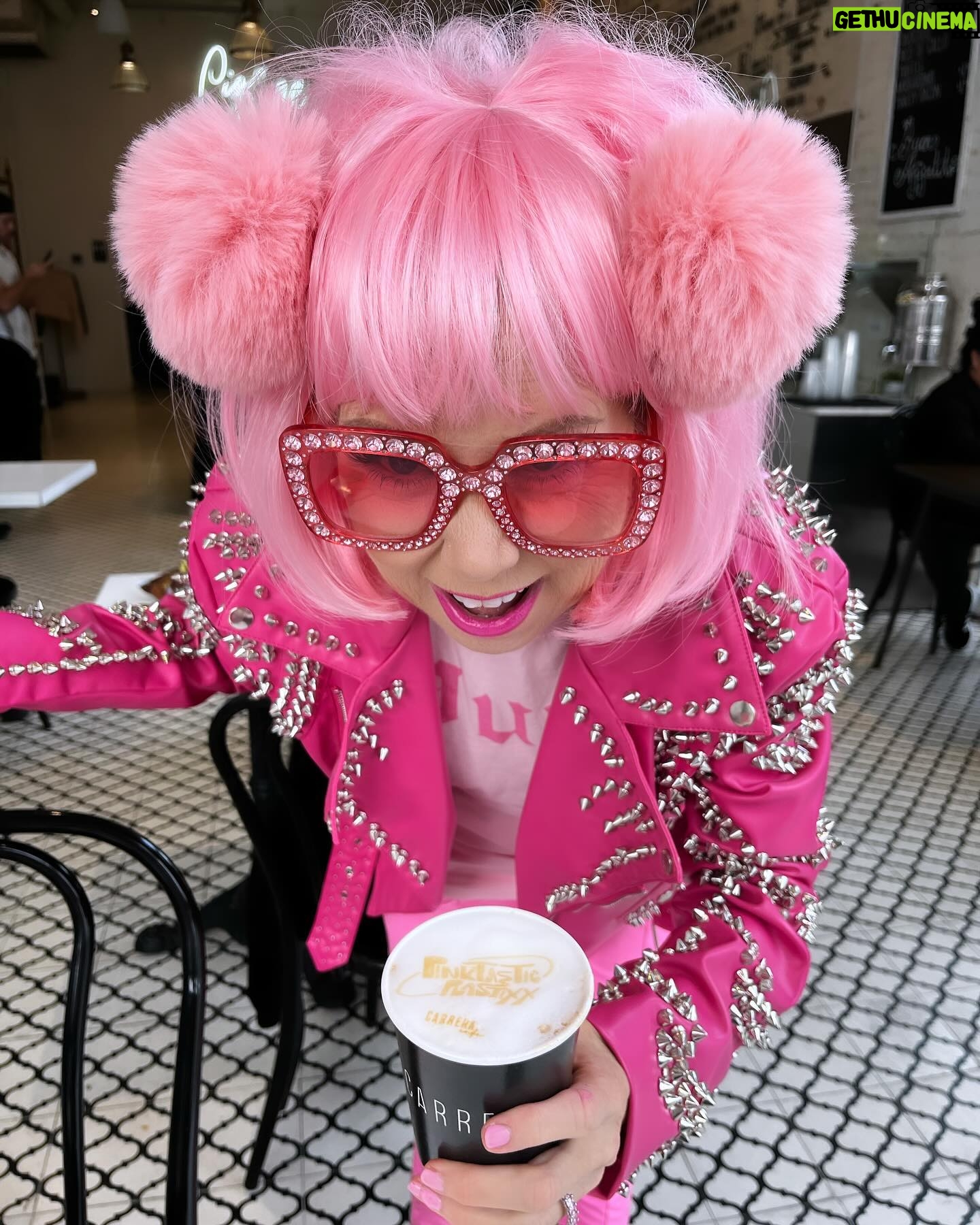 Kitten Kay Sera Instagram - 💗 luv a lot my latte with the band logo on it @pinktasticplastixx !! 💗☕️ hair & makeup by @sotellrob_mua 📷 by @celindachang