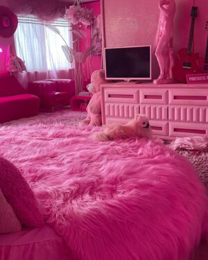 Kitten Kay Sera Instagram - I live in a dream - 💗🩷💗🩷