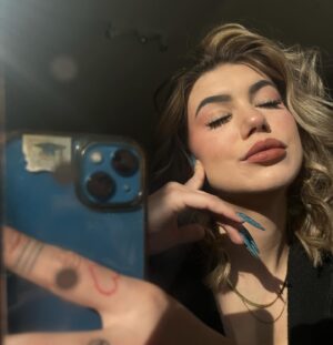 Kitti Vabene Instagram - 🖤