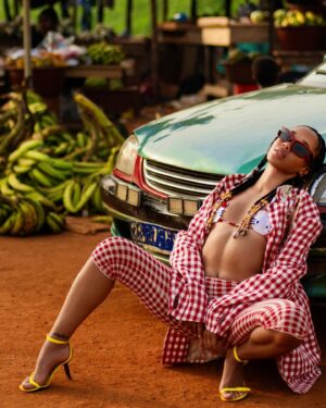 Kitty Cash Instagram - Sweet like pineapple juice 🍍🍍
📸: @nuits_balneaires