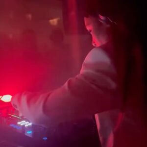 Kitty Cash Instagram - Thank you to everyone who has been supporting and  playing “Handle With Care” 🥹🥹🥹 and a HUGE thank you to everyone who came out for my Ep release party in NYC along the sweetest @heyjamesjuke 🫶🏽📦🫶🏽

This weekend catch me ✨✨✨✨✨
⭐️*5.25* Open House @ Larimer House Denver, CO 
⭐️*5.27* “Church on Sunday” @ Flash Rooftop Washington, DC