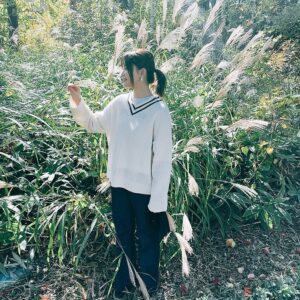 Kiyoe Yoshioka Instagram - ちょっと秋を探しに🍁

季節の移り変わりを感じますね🌝🍂

ススキって和むな、好きだな✨

良い秋にしましょうね🌰✨

すすきよ🍠🍇🎃

#お散歩