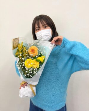Kiyoe Yoshioka Instagram - ２月２９日⚪️my birthday🎂✨

4年ぶりにお誕生日が来ましたっ🤩

お陰さまで１０才になりました❕
（１０回目のお誕生日。）

というか４０才になりました🟠

皆様に、ぜんぶに感謝⚪️

昨日今日と、スタッフさんやメンバーに祝ってもらいました！ありがとうございます✨

たくさんメッセージをいただきありがとうございます‼︎

４０才らしく、しじゅう楽しんでいきたいと思います✌️