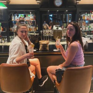 Klariza Clayton Instagram - Singapore with my love and soul sister💛🩷

Amazing few days exploring a new city. 
Also - the airport has 🦋