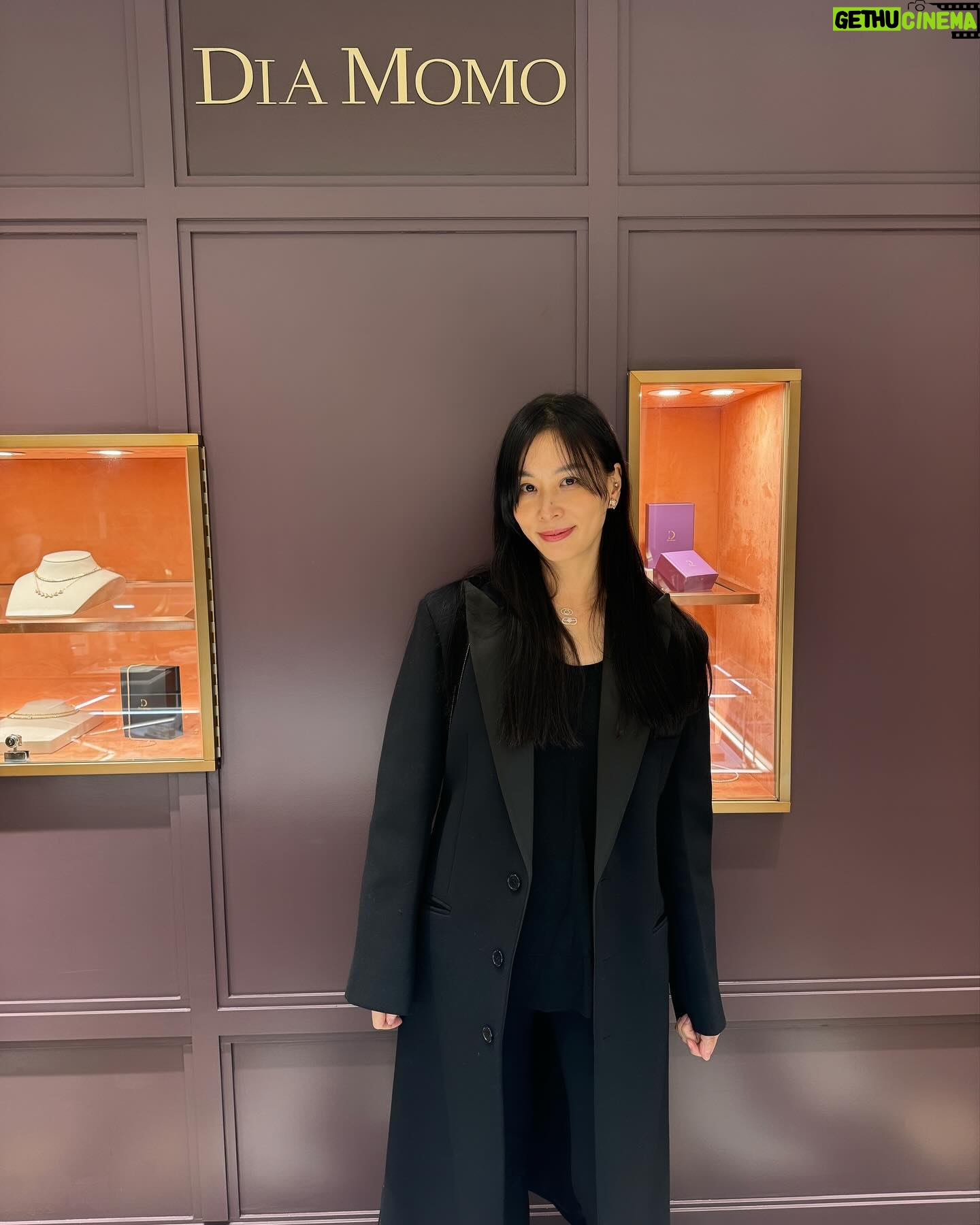 Ko So-young Instagram - 신세계백화점강남점 디아모모💜 #서울사랑의열매