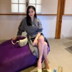 Ko So-young Instagram – BURBERRY 🖤 📸 

SS24 컬렉션 프리젠테이션.

#burberry #버버리 #광고