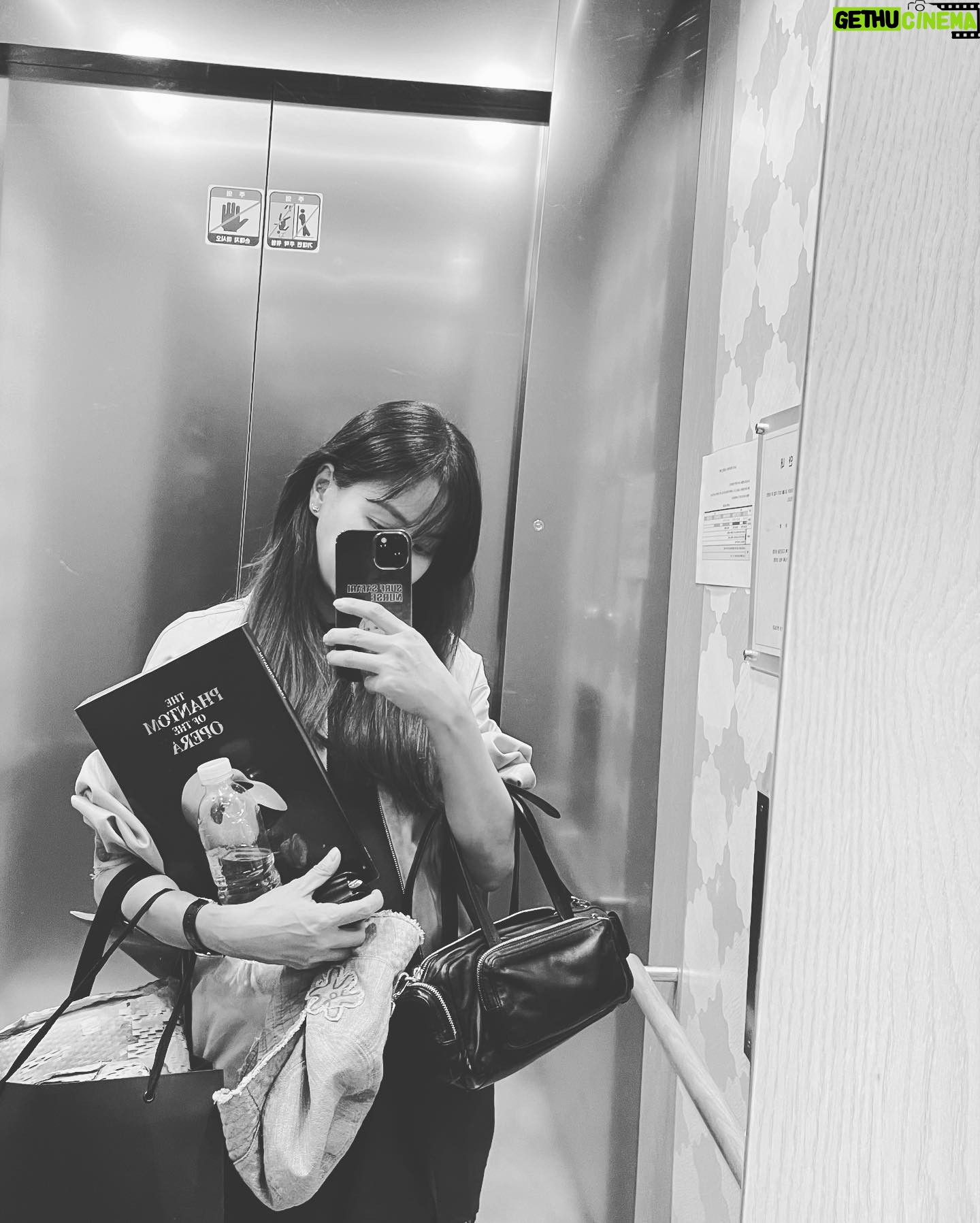 Ko So-young Instagram - 믿고보는 조승우!! 늘 감동주는 놀라운 능력자💙 #thephantomoftheopera #오페라의유령 #조승우배우님 #곰자