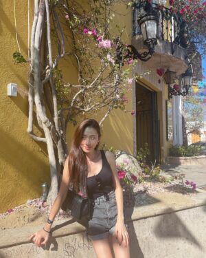 Ko Sung-hee Instagram - Day 2 & Day 3 🇲🇽 #loscabos #mexico 
🐷 Getting 🐷 with too many 🌮❤️