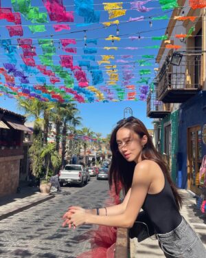 Ko Sung-hee Instagram - Day 2 & Day 3 🇲🇽 #loscabos #mexico 
🐷 Getting 🐷 with too many 🌮❤️