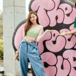 Ko Sung-hee Instagram - 🩷💚 No explanation is needed 〰️ You're the best @thegreencup.official ⛳️ . . . 👸🏻 @limji0509 📸 @jdzcity (상을 향한 과한 승부욕으로 엄지를 잃을 수 있으니 주의하자👍🏻)