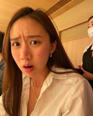 Ko Sung-hee Instagram - My late #Tokyo 🇯🇵 Diary 🍣🐷
(🤳10장으로는 하루 기록도 부족) 하이라이트는 마지막에❤️