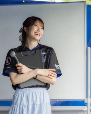 Kojima Karin Instagram - #ガンバ大阪 
⁡
大阪ダービー勝利！最高の日になりました😭🔥
意地とプライドがぶつかり合っていた今日の試合は、選手の皆さんの"気持ち"が全身から溢れていて全員がヒーローでした…!!
⁡
そして宇佐美選手のバースデーゴール!!
期待に応えてくれるキャプテン！最強！最高です！
⁡
文章にすると薄っぺらくなってしまうのが悔しいですが、心の底から！楽しい試合をありがとうございました🥹✨️
⁡
⁡
そんな最高の今日は #ガンバTV スペシャル回 が放送されます!! 
深夜1:29～ 勝利の瞬間をもう一度！🔥