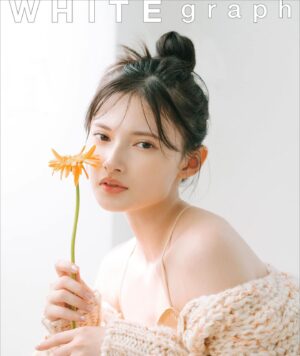 Kokoro Aoshima Instagram - ❄️
12月8日WHITE graph 
デジタル写真集発売いたしましたーー♡
本誌に載っていない衣装やアザーカットがたくさんです☺︎
オフショもちょっと今後載せようかなと思っております、、忘れなければ、、
https://onl.tw/8mxDGsm