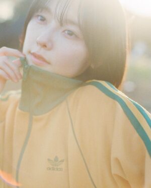Konatsu Kato Instagram - 2023年もよろしくお願いします🍃
私にとっては、事務所に入って10年。13歳の私の足がガクガク手がブルブルしてた気持ちを忘れずに生きて参ります！

@junimajo  @1129kotomi 
写真は大好きなお2人と。年末に📷