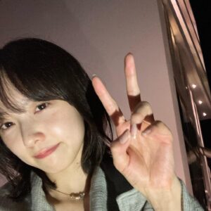 Konatsu Kato Instagram - 本日24歳になりました。
なんと、そんな今、日本におりません🇹🇼
そして最高のお仕事メンバーにお祝いしていただきました。
嬉しい〜。今後ともよろしくお願いします！

5分前の自撮りを添えて🤳