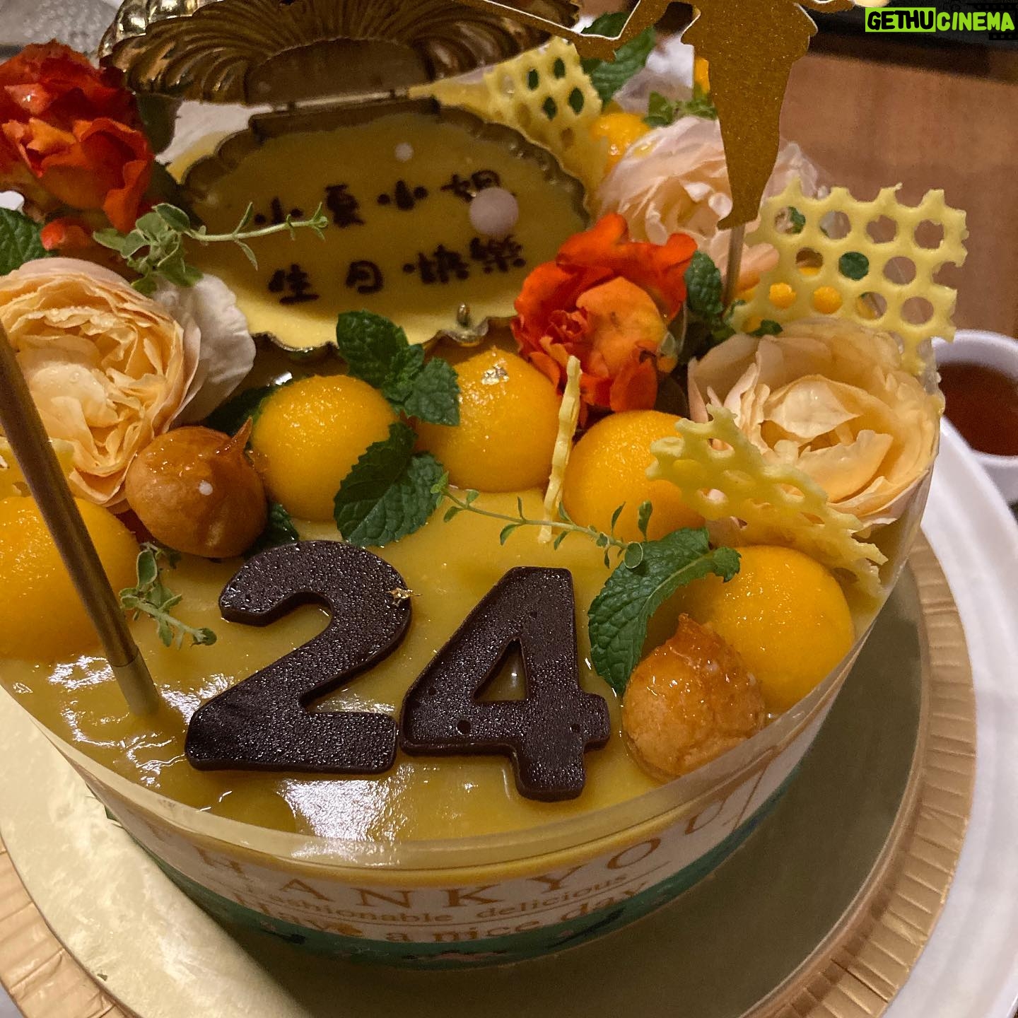 Konatsu Kato - 13.6K Likes - 本日24歳になりました。
なんと、そんな今、日本におりません🇹🇼
そして最高のお仕事メンバーにお祝いしていただきました。
嬉しい〜。今後ともよろしくお願いします!
5分前の自撮りを添えて🤳