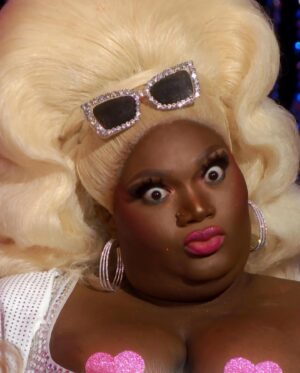 Kornbread Jeté Instagram - It’s not a willow pill… its a BIG pill. 
🗣 COMFY COUTURE
Shoes: @balenciaga crocs
Bag: @balmain Paris Barbie Collection 
Garment: @michaelbrambila 
Wig: @wigsbycross_ 
Nails: @nailedbyjoseph 

Is you HUNGRY?! Cuz bitch I’m BAKED!