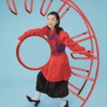 Kotone Furukawa Instagram – *
【雑誌】「装苑 2022年1月号」
表紙、特集巻頭企画に登場しています
・
mottyさんの手にかかれば世界はじゆう
・
art director: @_motty_ 
camera: @yoshitakehamanaka 
stylist: @eieioieie 
hair&make: @kyontokio