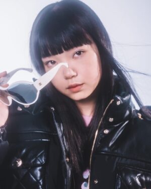 Kotone Furukawa Instagram - The Fashion Post × CHANEL with 古川琴音　
@tfpjp × @chanelofficial 
・
Photographer: TOKI @toki_39 
Styling:Sumire Hayakawa @sumire_hayakawa_stylist 
Make-up: Fusako @fusakomakeup 
Hair: Koichi Nishimura at VOW-VOW
Edit:Manaha Hosoda, Risa Matsumoto at The Fashion Post