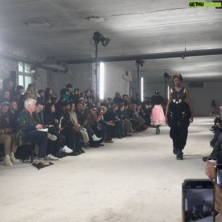 Kozue Akimoto Instagram - ⚫️noir kei ninomiya⚫️ #pfw #noirkeininomiya