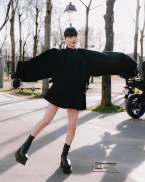 Kozue Akimoto Instagram - 🦅
#pfw #sacai