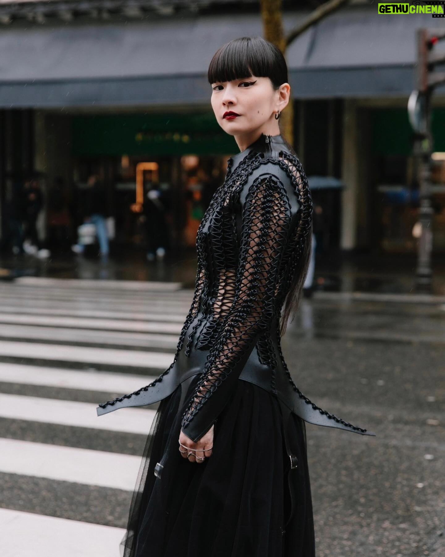 Kozue Akimoto Instagram - ⚫️noir kei ninomiya⚫️ #pfw #noirkeininomiya