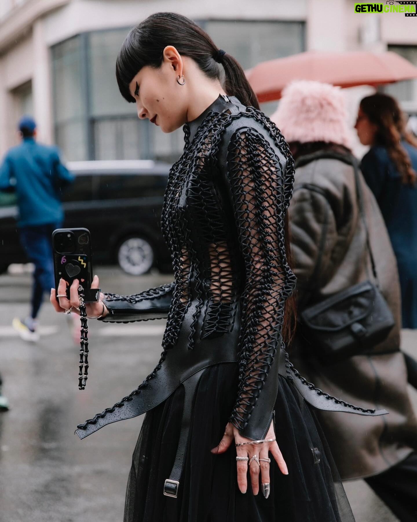 Kozue Akimoto Instagram - ⚫️noir kei ninomiya⚫️ #pfw #noirkeininomiya